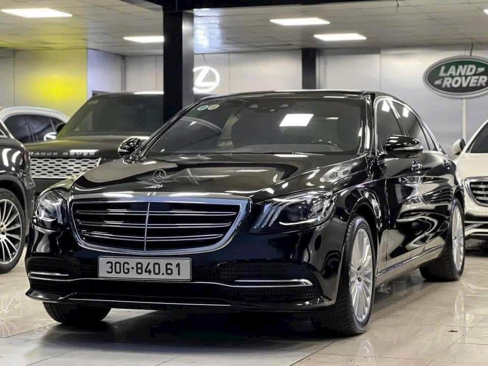 CHO THUÊ 4 CHỖ MECEDES - BENZ 2024 ( Màu đen đẳng cấp doanh nhân)