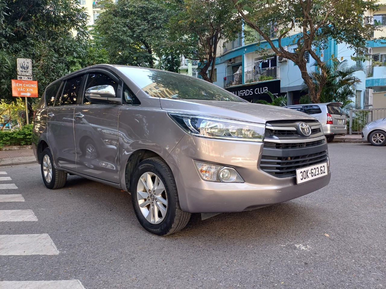 Cho thuê xe 7 chỗ Toyota Innova đi công tác theo chuyến lẻ NEW 2024 ( Tiếng Việt)