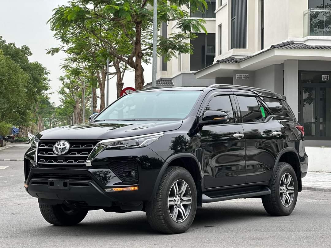 Cho thuê xe Toyota Fortuner 2022 - 2023 đi công tác, dự án và đi theo yêu cầu New 2024 ( Tiếng Việt)