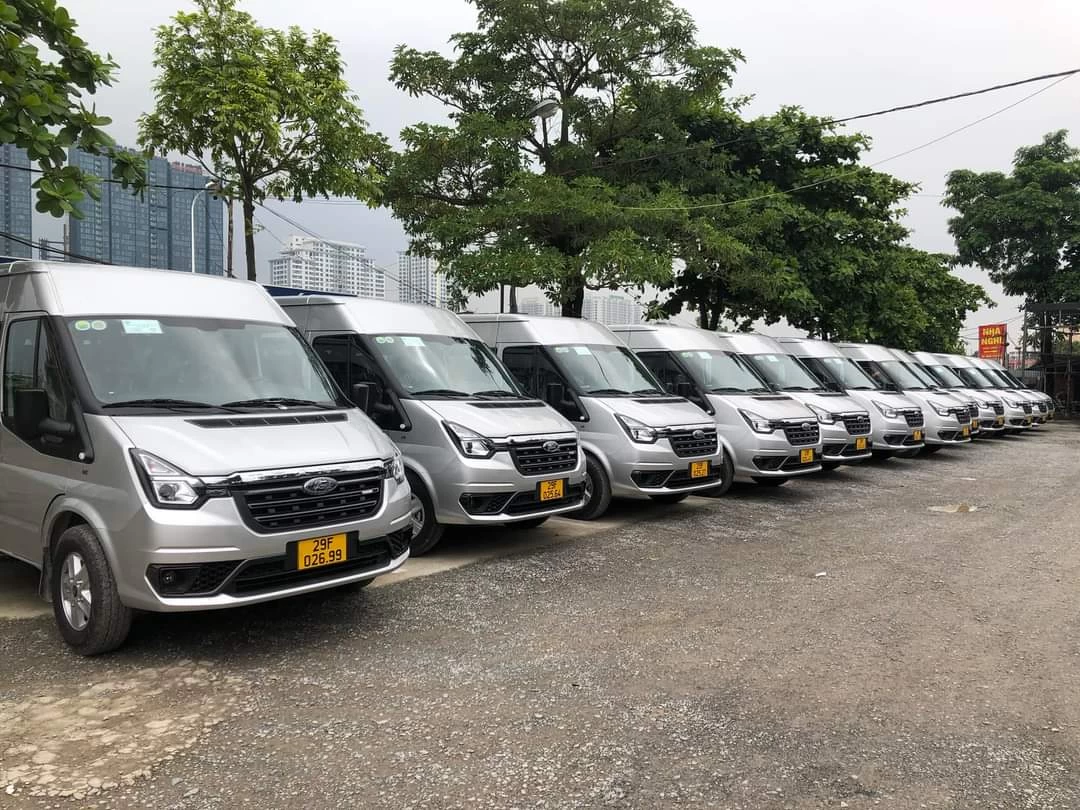 Cho thuê xe 16 chỗ Ford Transit 2023 - 2024 NEW