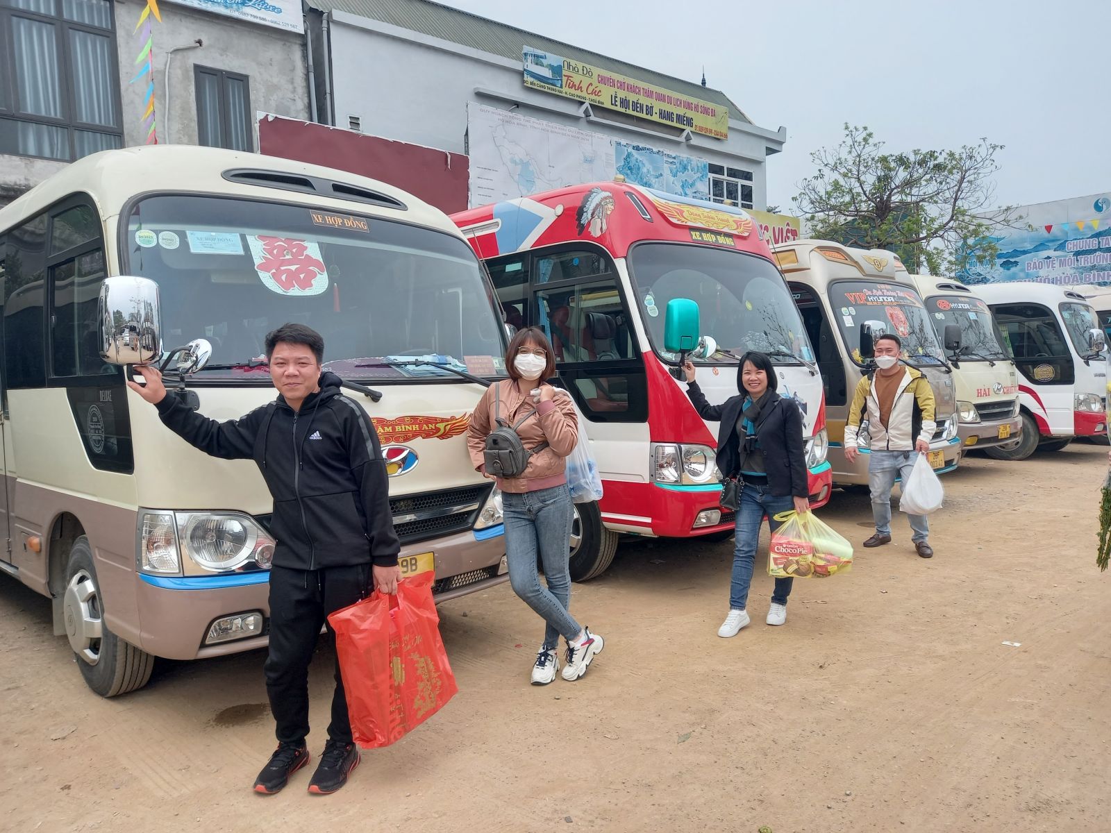 HUYNDAI COUNTY 24 - 29C Xe Nhập Mới