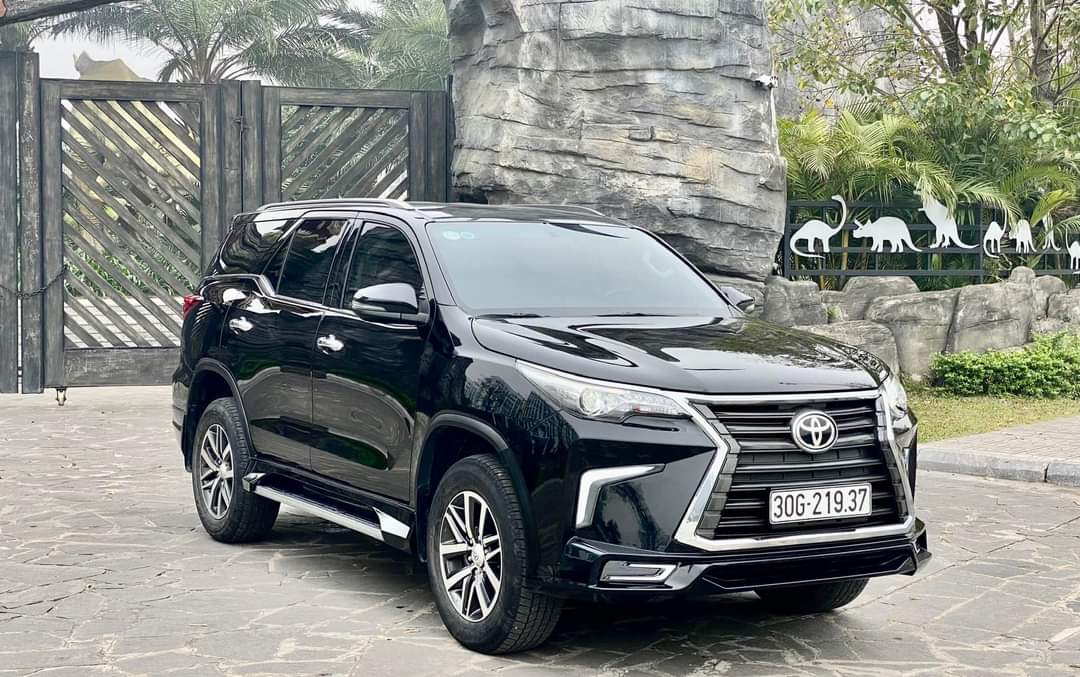 CHO THUÊ XE FORTUNER 2021 - 2023 MÀU ĐEN ĐẲNG CẤP DOANH NHÂN